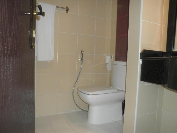Marina Royal Hotel Suites image 12