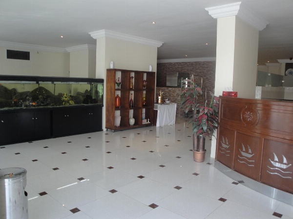 Marina Royal Hotel Suites image 3